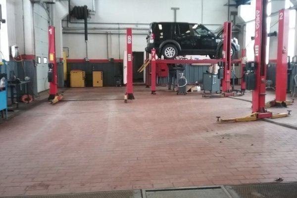 Land Rover Premium